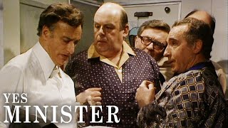 A Very Cramped Train  Yes Minister  BBC Comedy Greats [upl. by Charlotte364]